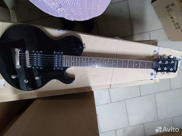 Электрогитара clevan