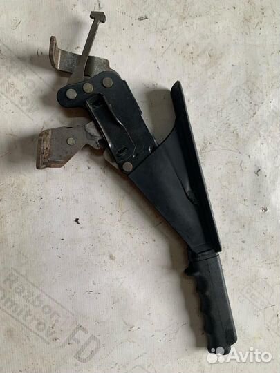 Рычаг ручного тормоза (ручника) Volkswagen Passat