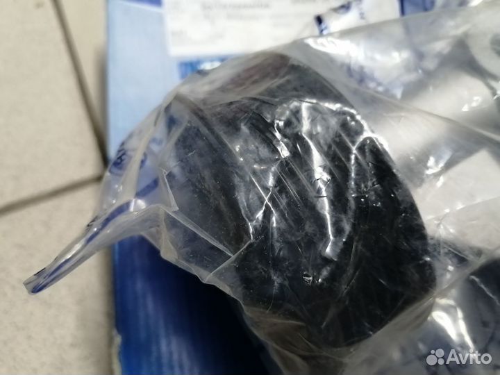 Опора с роликом приводного ремня Соната нф. Новая