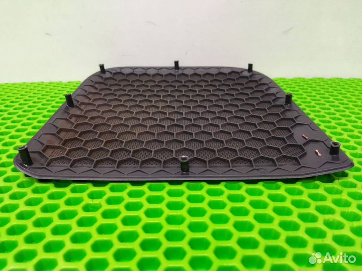 Решетка динамика передняя левая Volkswagen Touareg