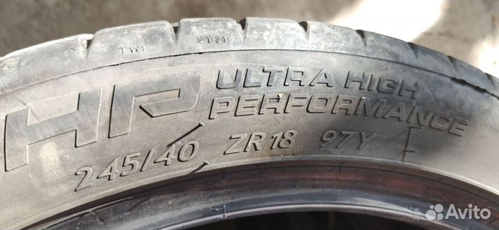 Tigar UHP Ultra High Performance 245/40 R18 97Y