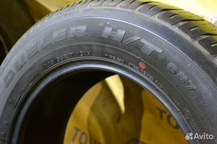 Bridgestone Dueler H/T D687 225/65 R17