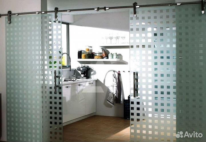 Стеклянные двери