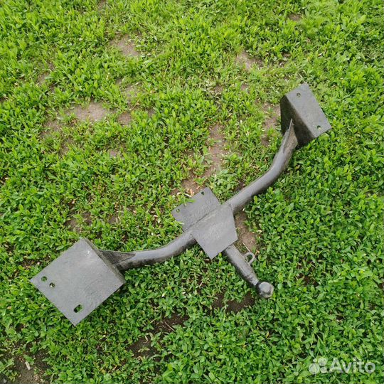 Фаркоп на приору универсал