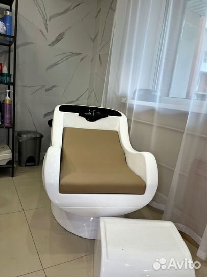 Место парикмахера/бровиста/визажиста/по прическам