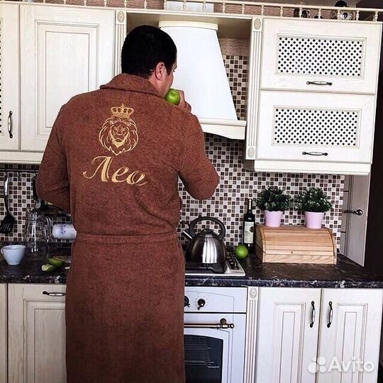 Мужской махровый халат с вышивкой на заказ