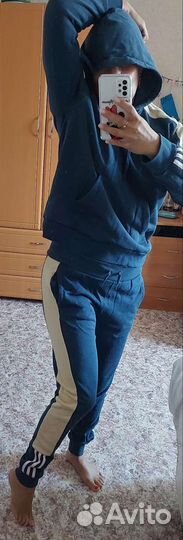 Костюм спортивный