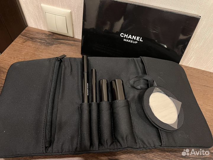 Кисти для макияжа Chanel