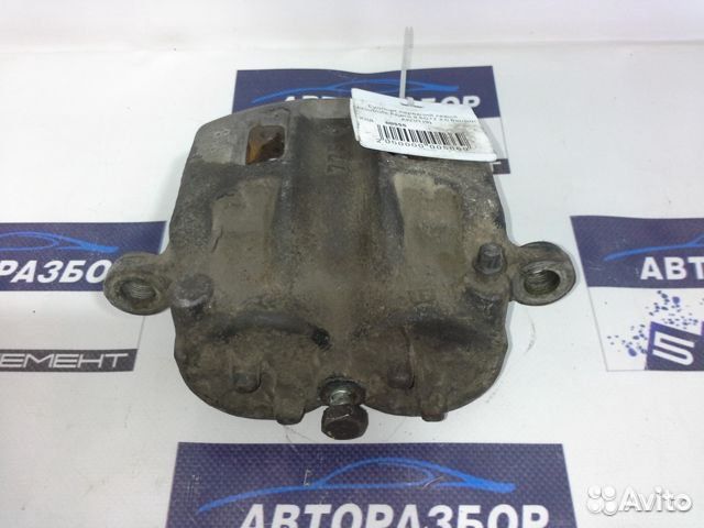 Суппорт передний Mitsubishi Pajero 4