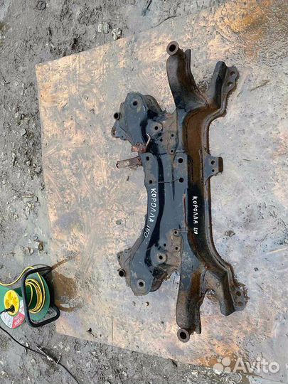 Подрамник передний Toyota Corolla 150