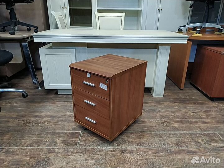 Тумба подкатная 3 ящ. б/у 44х52х60 09338-орх