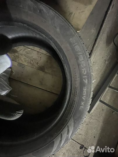 Nokian Tyres NRT 215/55 R17 98V