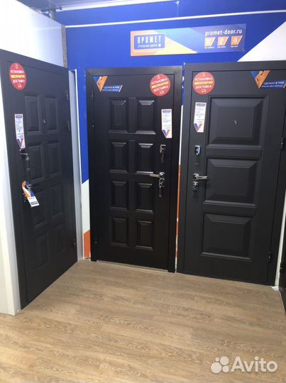 Дверь входная с зеркалом