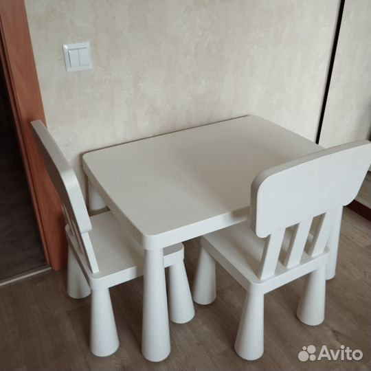 Детский стол и 2 стула IKEA mammut