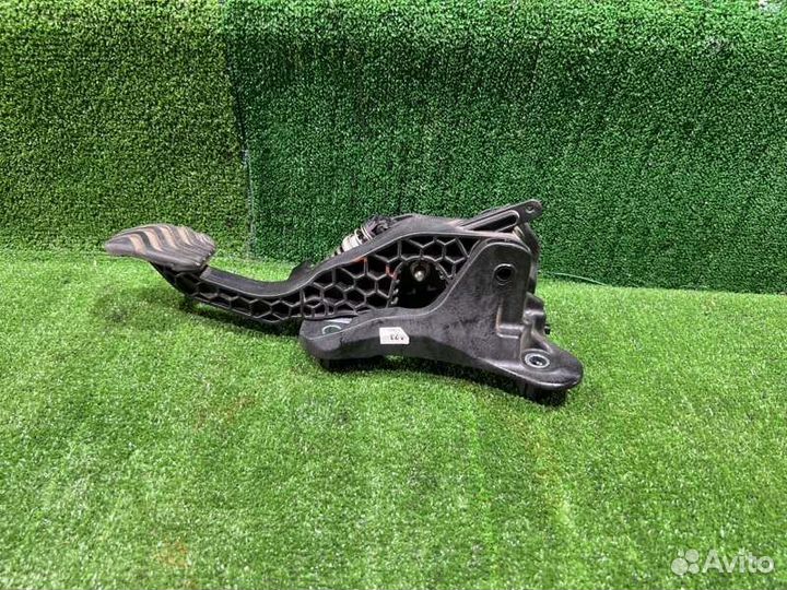 Педаль сцепления Renault Duster кроссовер 1.5 2021