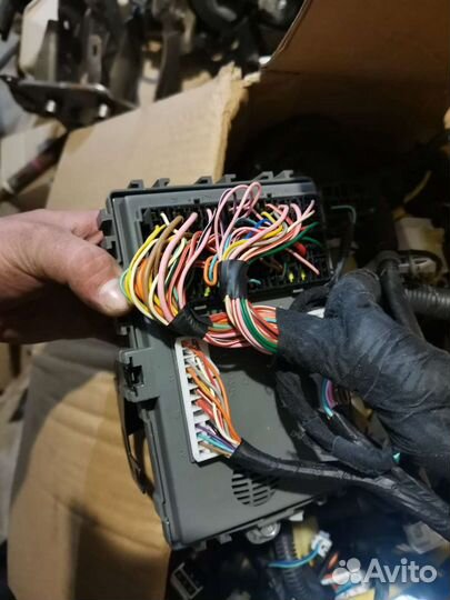 Блок предохранителей Chevrolet Aveo T250, T255