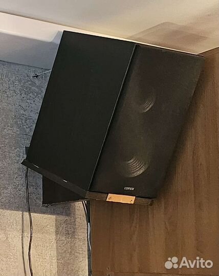 Активные стерео колонки Edifier R2700