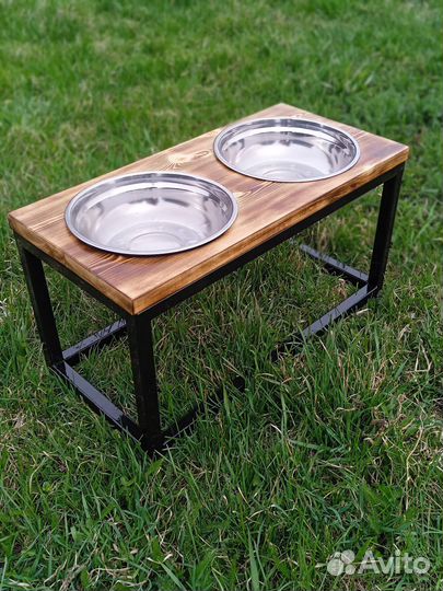 Подставка с мисками для собак