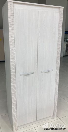 Шкаф двухстворчатый 