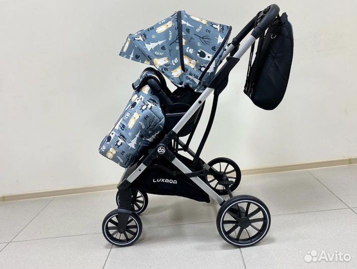 Прогулочная коляска с реверсивным блоком Luxmom