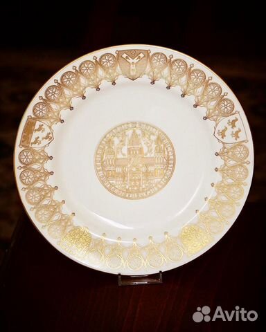 Spode тарелка посвященная Томасу Бекету, Англия