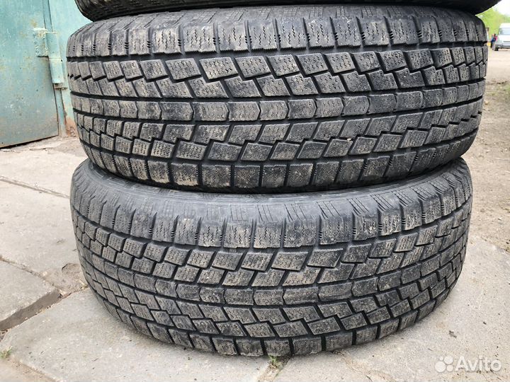 Hankook Nordik IS RW08 235/65 R17 104T