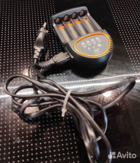 Сетевая зарядка для батареек GP PowerBank H500