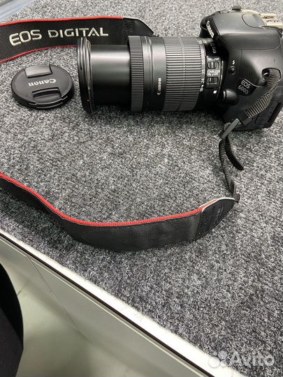 Зеркальный фотоаппарат Canon EOS 600 D