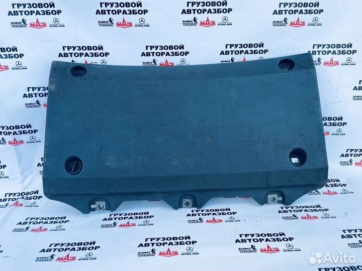 Накладка торпеды правая нижняя Mercedes Axor