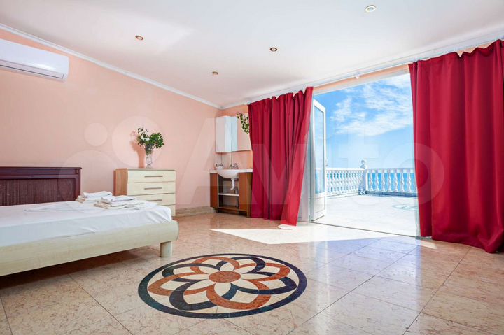 Коттедж 400 м² на участке 1 сот.