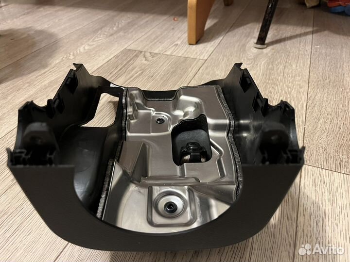 Кожух рулевой колонки Kia Rio 4 (нижний)