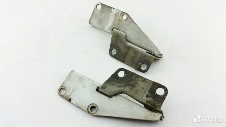 Петля капота Nissan R'nessa N30 SR20 1999