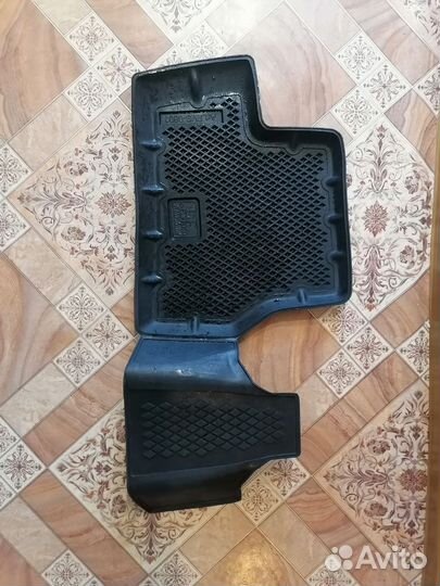 Автомобильные коврики резиновые на гранту