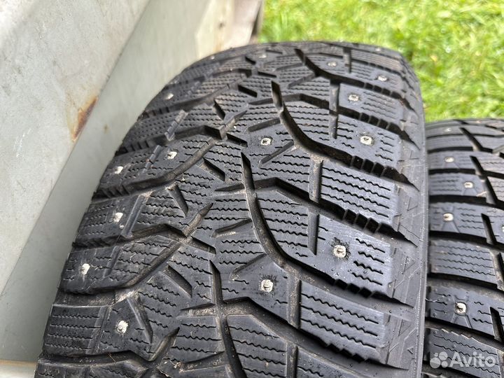 Bridgestone Blizzak Spike-02 SUV 235/55 R19 101T