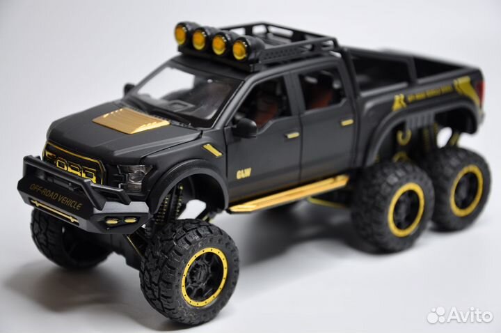 Модель автомобиля Ford F-150 Raptor металл