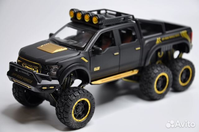 Модель автомобиля Ford F-150 Raptor металл
