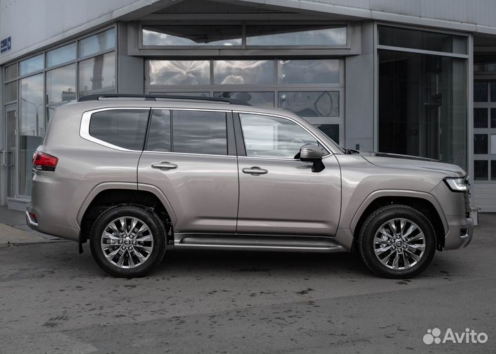 Toyota Land Cruiser 3.5 AT, 2023