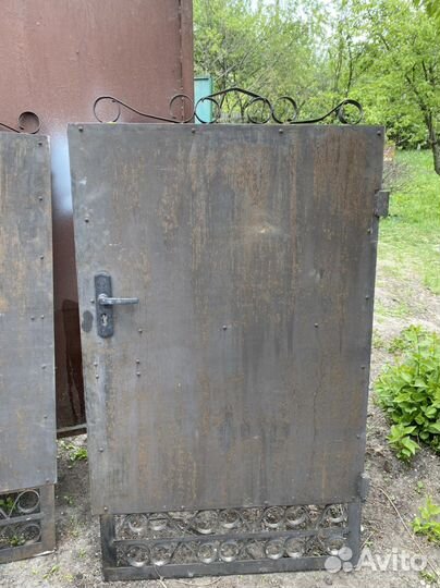 Ворота распошные с калиткой металлические
