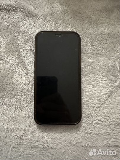Телефон iPhone 12