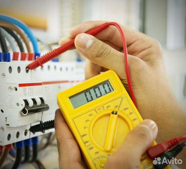 Опытный электрик