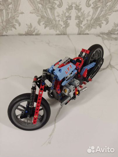 Lego Technic 42036 мотоцикл