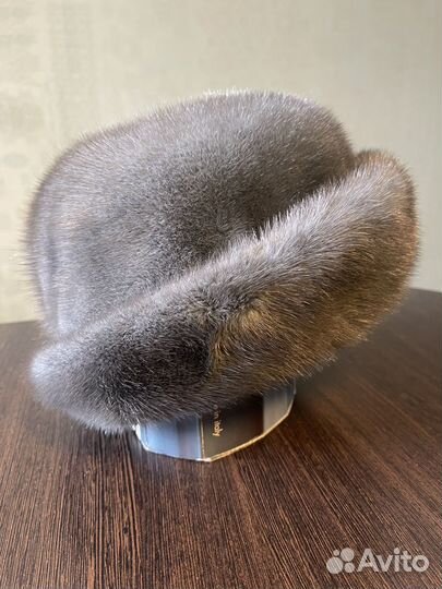 Головные уборы женские