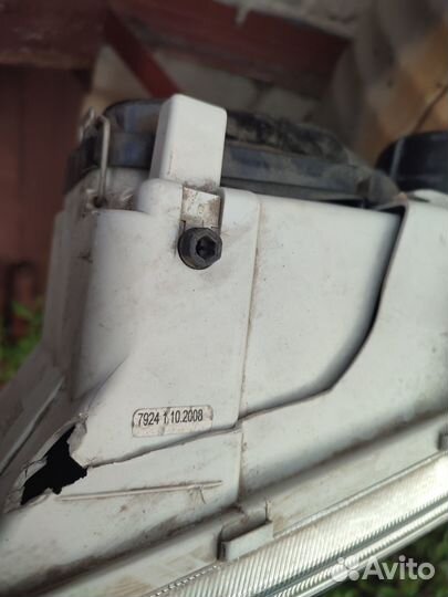 Продам фару шкода октавия тур 2009г.в. оригинал