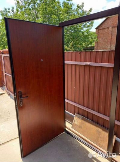 Дверь входная железная