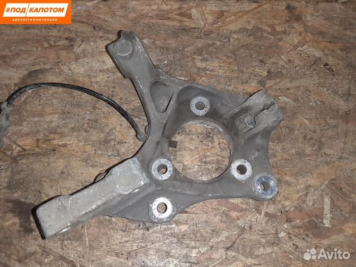 Кулак передний правый Chevrolet Cruze рест