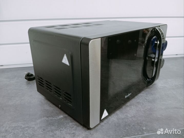 Микроволновая печь Tesler