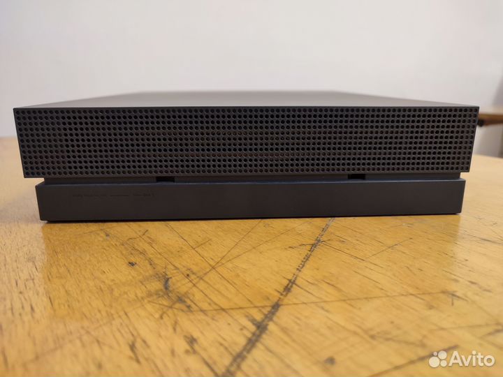 Xbox ONE X 1TB