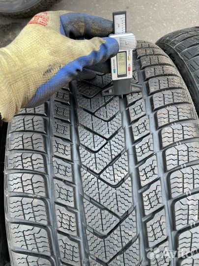 Pirelli Scorpion Winter RFT 275/40 R21 и 315/35 R21