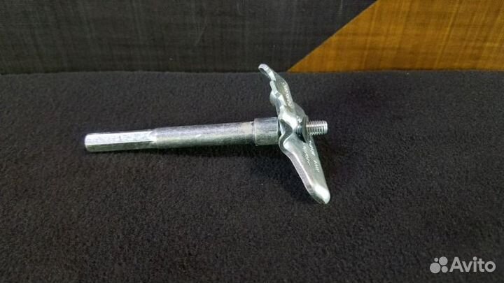 Крепление аккумулятора Volkswagen Touareg 7L BMV