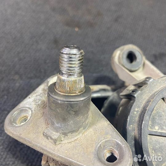 Моторчик стеклоочистителя передний Hyundai Accent